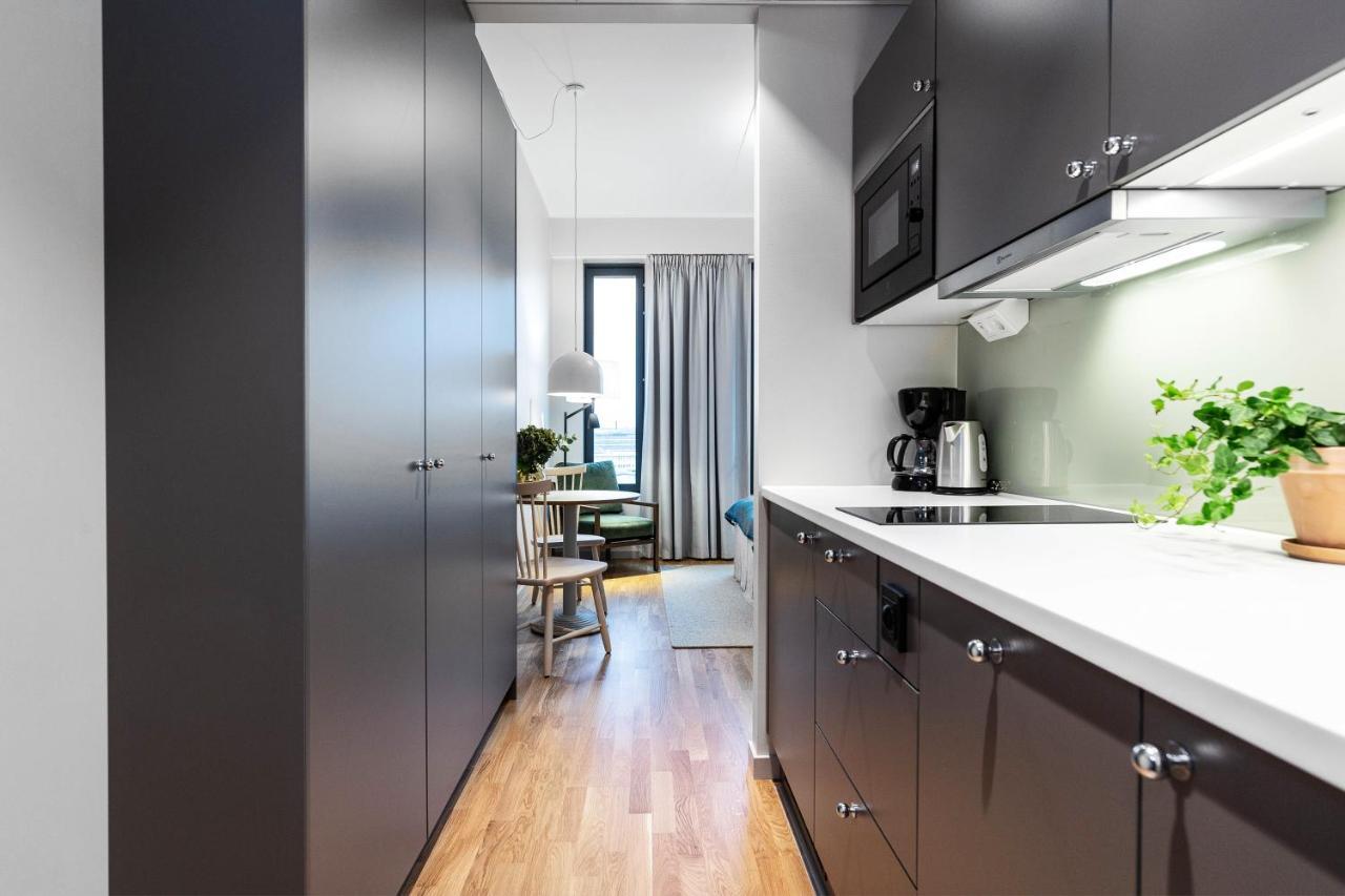 Biz Apartment Bromma Stockholm Eksteriør billede A galley kitchen