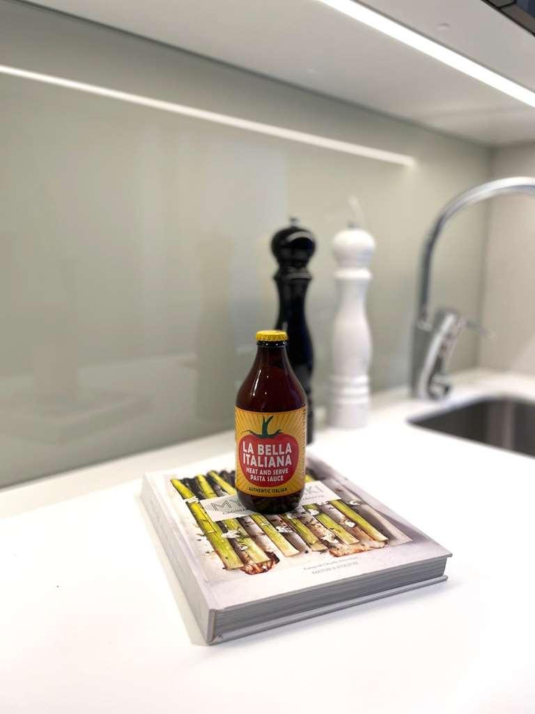 Biz Apartment Bromma Stockholm Faciliteter billede A bottle of tomato sauce
